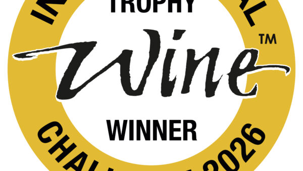 IWC（インターナショナル・ワイン・チャレンジ）2026の純米酒部門にてトロフィーを受賞🏆